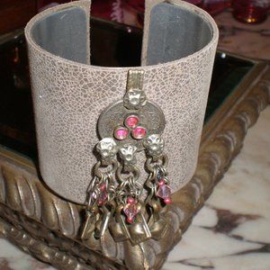 Silver Luster Leather Cuff Bracelet Focal Point Vintage Jewels